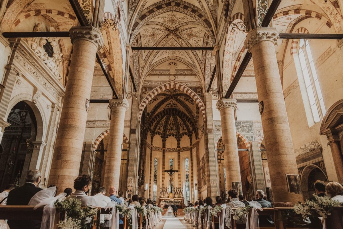 Prestige Photography on Lake Garda Every villa on Lake Garda holds a special story. Lab Event is here to turn it into art. Our story is that of professional photographers who love to capture refined ceremonies, turning every detail into an eternal memory.  